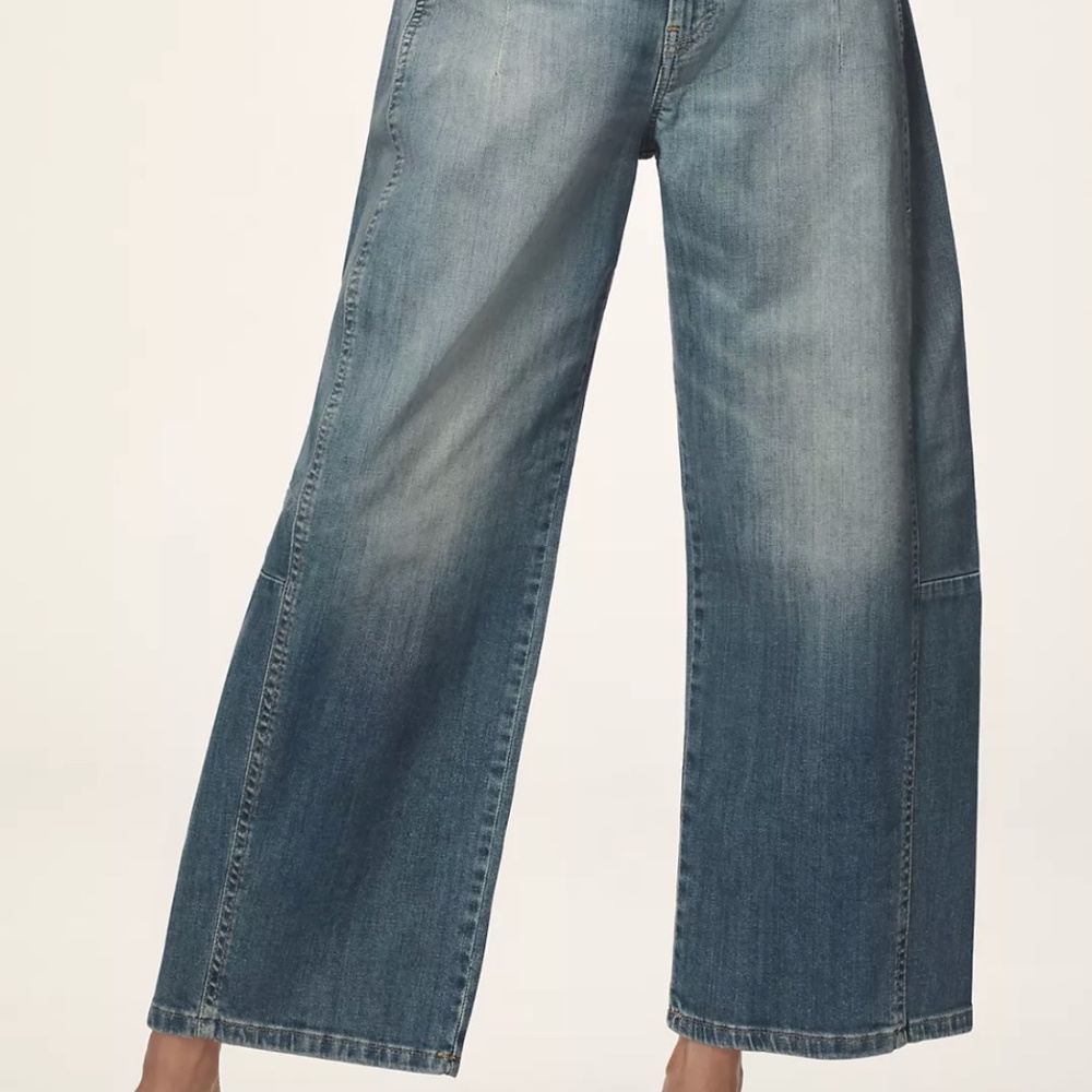 Pilcro Wide-Leg Cropped Jeans in Light Blue Wash - Picture 2 of 5